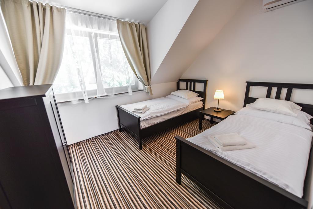 Penzion Platan Dunajská Streda エクステリア 写真
